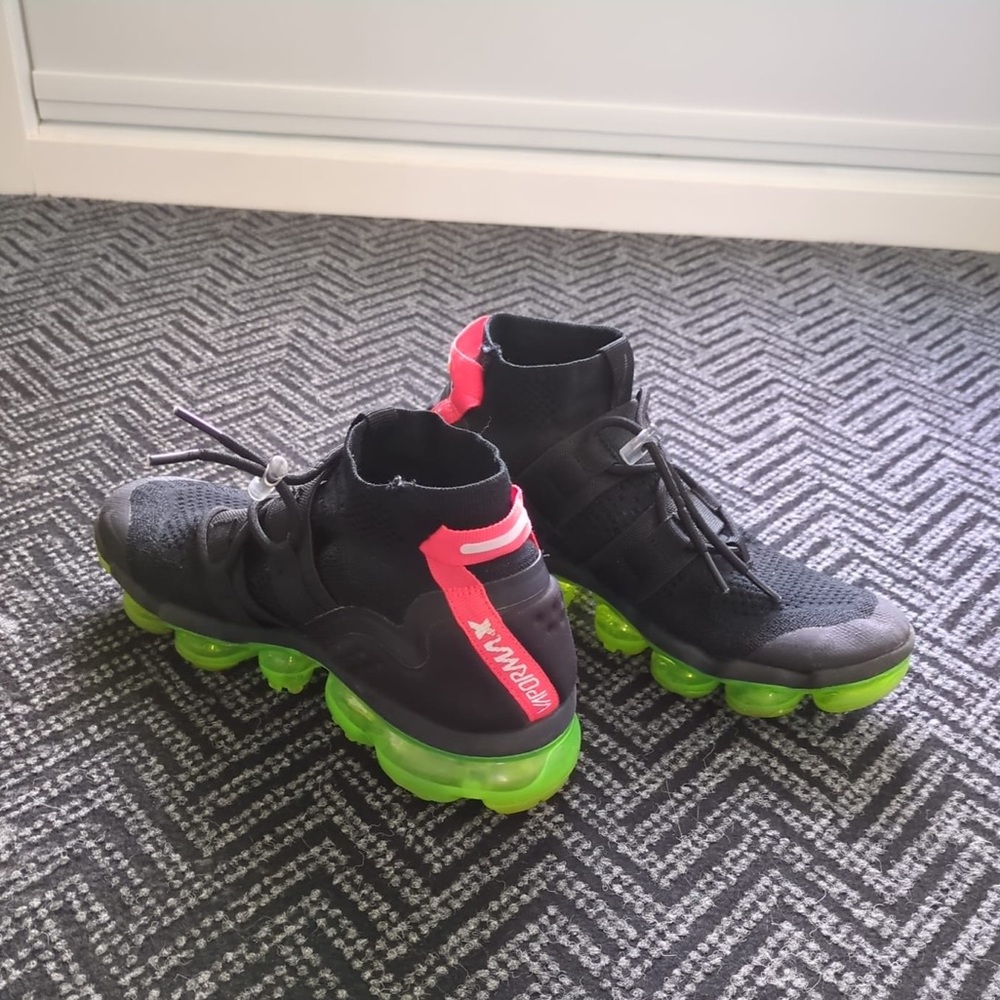 Nike Vapormax Utility Size 8 Black/Volt Green Yeezy